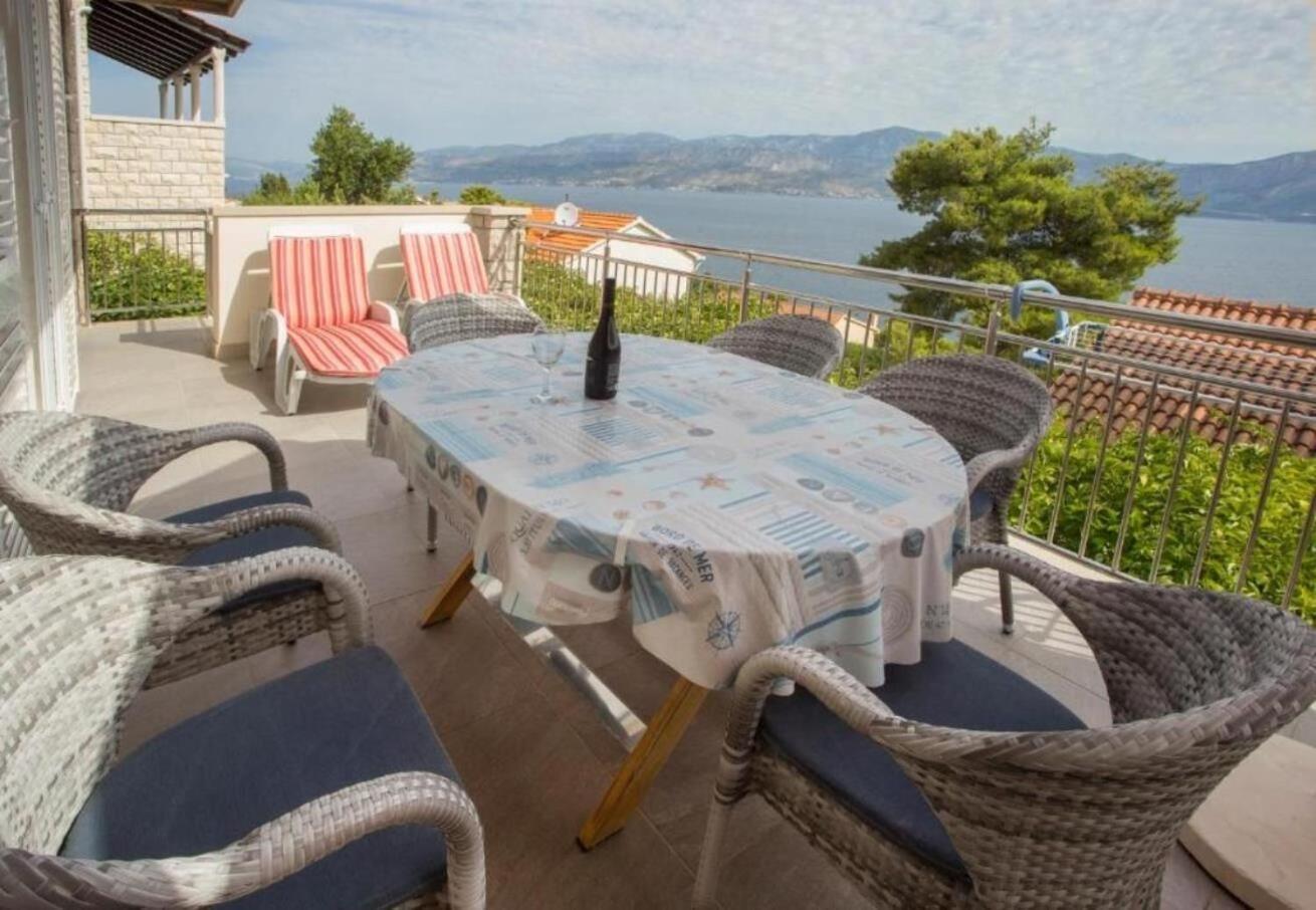 Apartments Damir - 80 M From Beach Postira Exterior foto